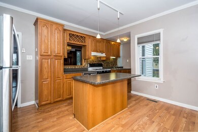 509 Beacon St, Lowell, MA 01850 - photo 3