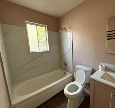 2321 Cambridge St unit C, Sacramento, CA 95815 - photo 4