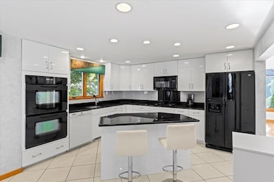 2 Thompson Rd, Foxboro, MA 02035 - photo 4