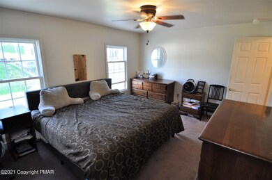 213 Oak St, Jim Thorpe, PA 18229 - photo 3