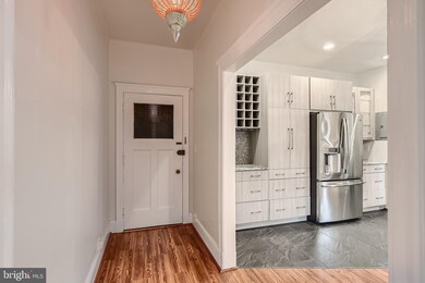 501 W University Pkwy unit H-2, Baltimore, MD 21210 - photo 6