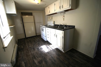 1250 APT. E New Danville Pike, Lancaster, PA 17603 - photo 4