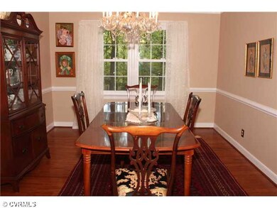 Dining Room - Pretty formal dining room with crown