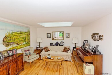 9 Jefferson Ave, Rensselaer, NY 12144 - photo 3