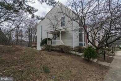 11941 Hollowwind Ct, Reston, VA 20194 - photo 2