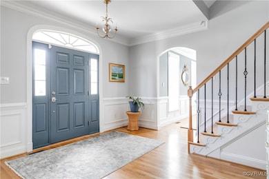 Transom, HDWD, pic frame, new light