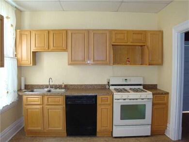 Kitchen. New maple cabintes!