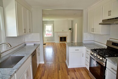 6-Kitchen to living room