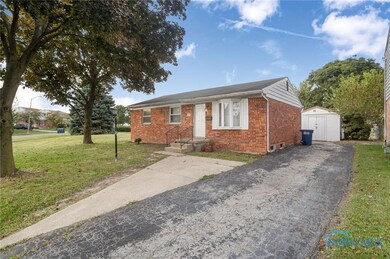 4314 Dahlia Dr, Toledo, OH 43611 - photo 4