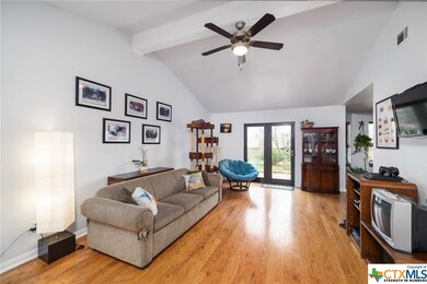 122 E Blancas Dr, Copperas Cove, TX 76522 - photo 4