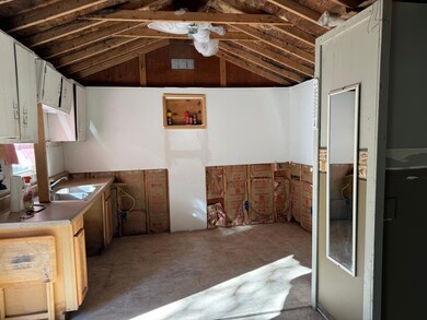 85 Circle Dr, Burnside, KY 42519 - photo 3