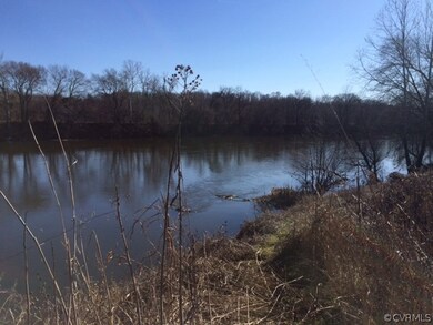Looking downriver, the property is at a large swee