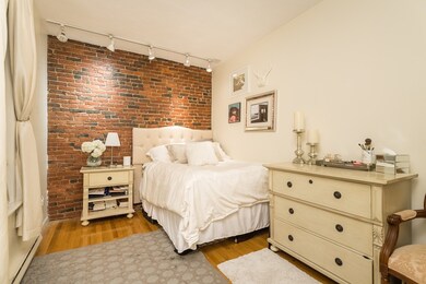 22 Cooper St unit 2, Boston, MA 02113 - photo 5
