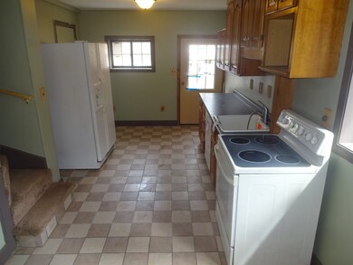 473 Pattee Hill Rd, Goffstown, NH 03045 - photo 6