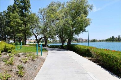 COMMUNITY LAKE TRAILS