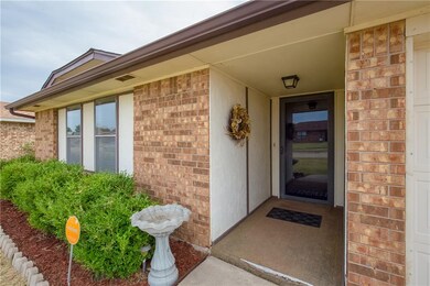 904 NE 24th St, Moore, OK 73160 - photo 2
