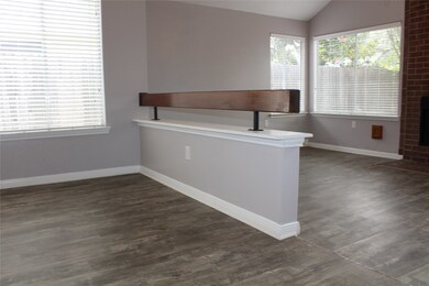 8618 Spring Green Dr, Houston, TX 77095 - photo 4