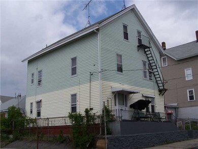 7 Barnes St, Pawtucket, RI 02860 - photo 3