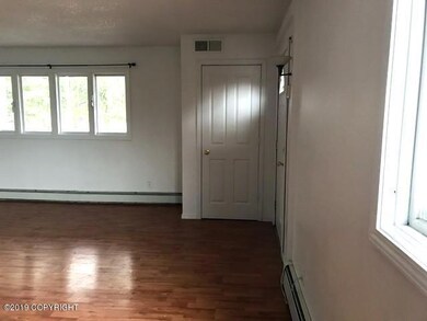 111-131917 Living Room