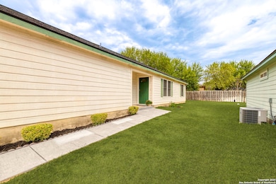 1132 Mira Loma Ln, San Marcos, TX 78666 - photo 4