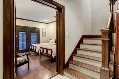 1716 Welch St, Houston, TX 77006 - photo 3