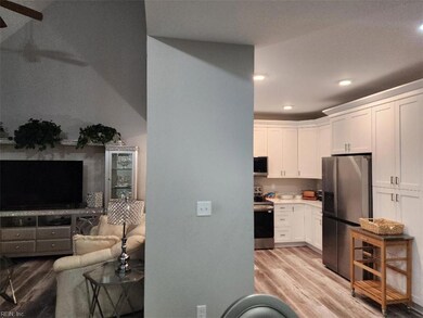 933 Eastfield Ln, Newport News, VA 23602 - photo 7