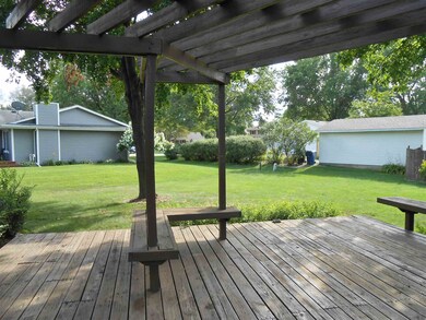 4212 Jersey Ridge Rd, Davenport, IA 52807 - photo 5