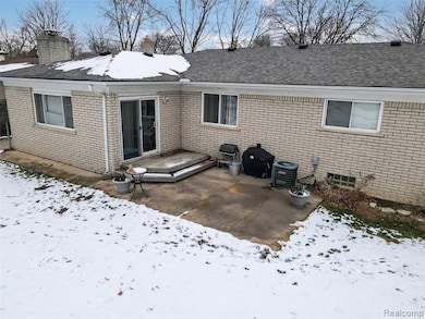 16224 Terra Bella St, Clinton Township, MI 48038 - photo 4