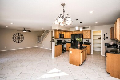 KITCHEN & FAMILY ROOM