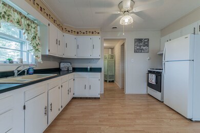 921 E Short St, Tuscola, IL 61953 - photo 2