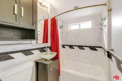 325 Vernon Ave unit 1, Venice, CA 90291 - photo 7