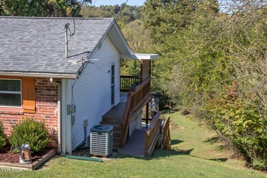 203 Hilltop Dr, Bristol, VA 24202 - photo 4