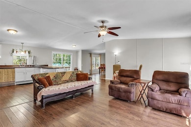 141 Cherokee Dr, Interlachen, FL 32148 - photo 3