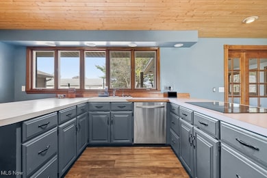 11087 Louisville St, Louisville, OH 44641 - photo 7