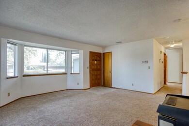 2243 Chelsa Cir, Redding, CA 96002 - photo 6