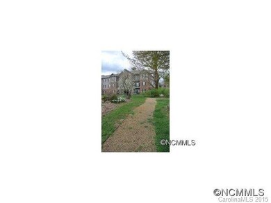 526 Appeldoorn Cir unit 526, Asheville, NC 28803 - photo 2