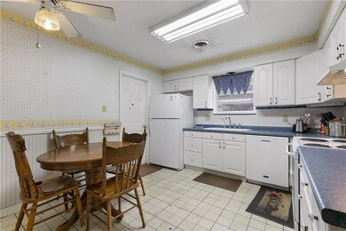 Kitchen 316 Oak Lane