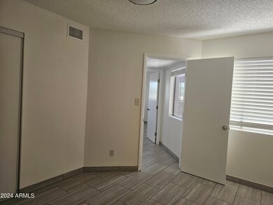 1712 E Pepper Cir unit 4, Mesa, AZ 85203 - photo 7