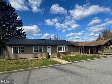 300 Locust St, Burnham, PA 17009 - photo 2