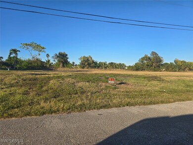 View of yard with a rural view