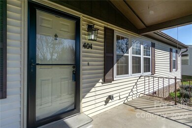 404 Deerfield Ct unit 7, Hendersonville, NC 28792 - photo 6