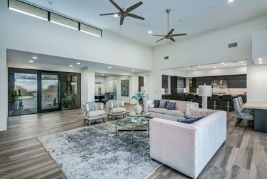 007_Living Room To Entry