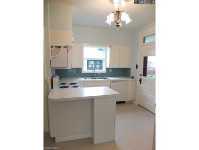 Fully applianced kitchen