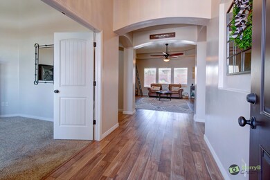 4 Foyer