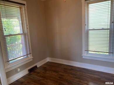 1921 Iowa St, Davenport, IA 52803 - photo 4