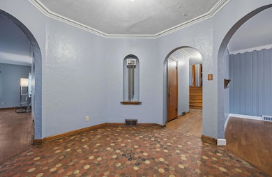 440 N Nelson Rd, Columbus, OH 43219 - photo 7