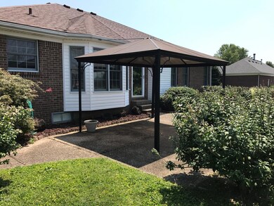 471 Wava Dr, Mount Washington, KY 40047 - photo 2