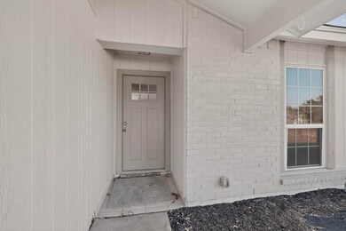 733 Woodcrest Dr, Grand Prairie, TX 75052 - photo 5