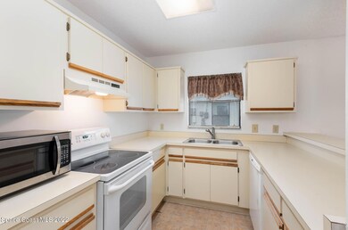 113 McNeela Dr unit 113, Titusville, FL 32796 - photo 3