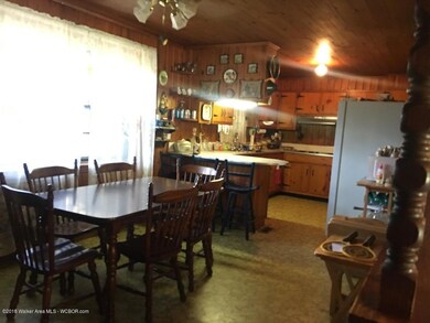 Dining/Kitchen View